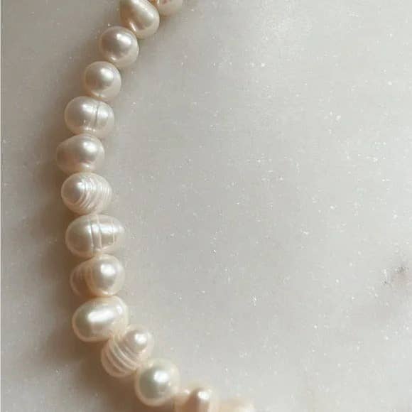 Cassie Pearl Necklace