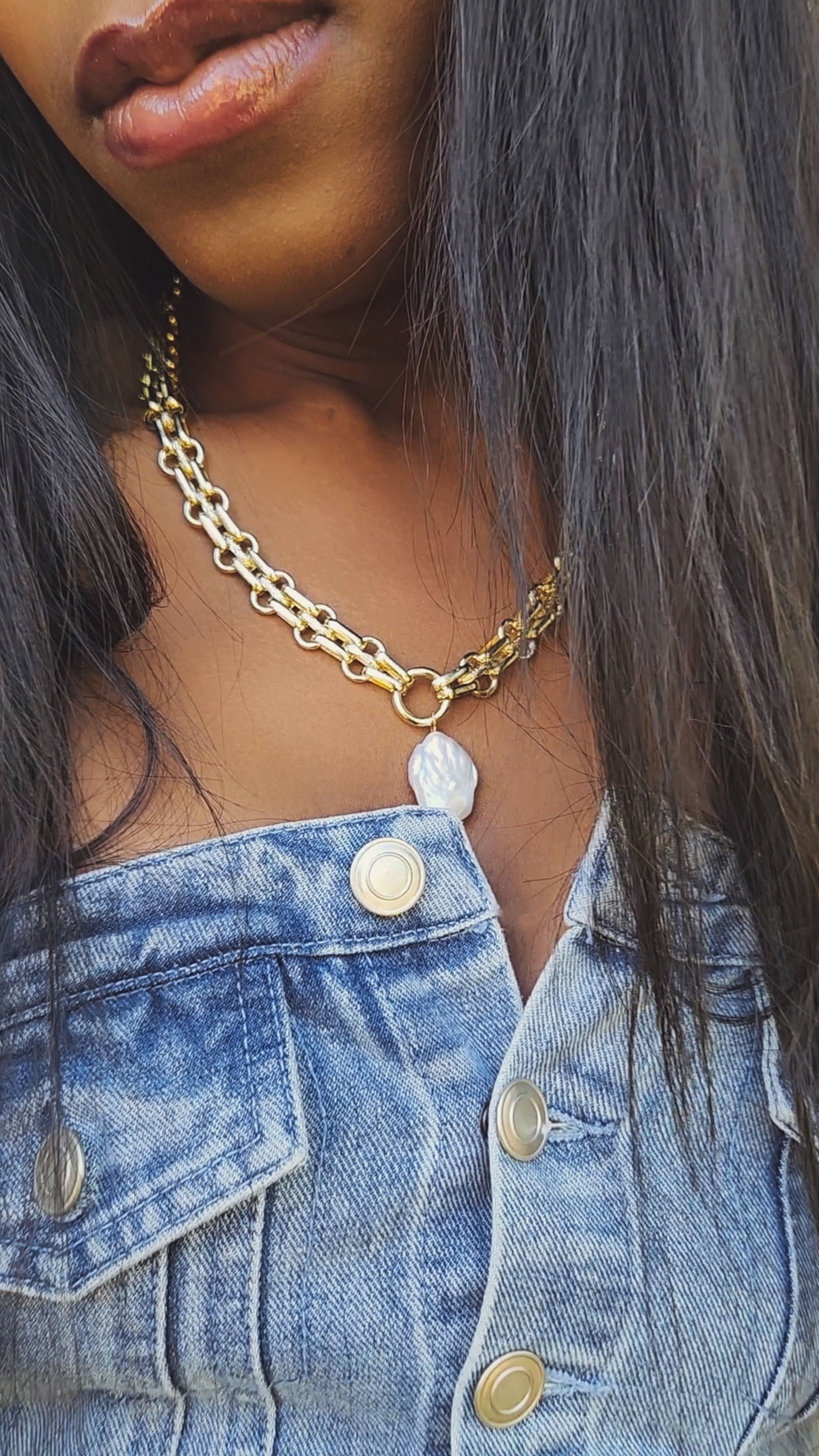 Ovo Pearl Chain Link Necklace